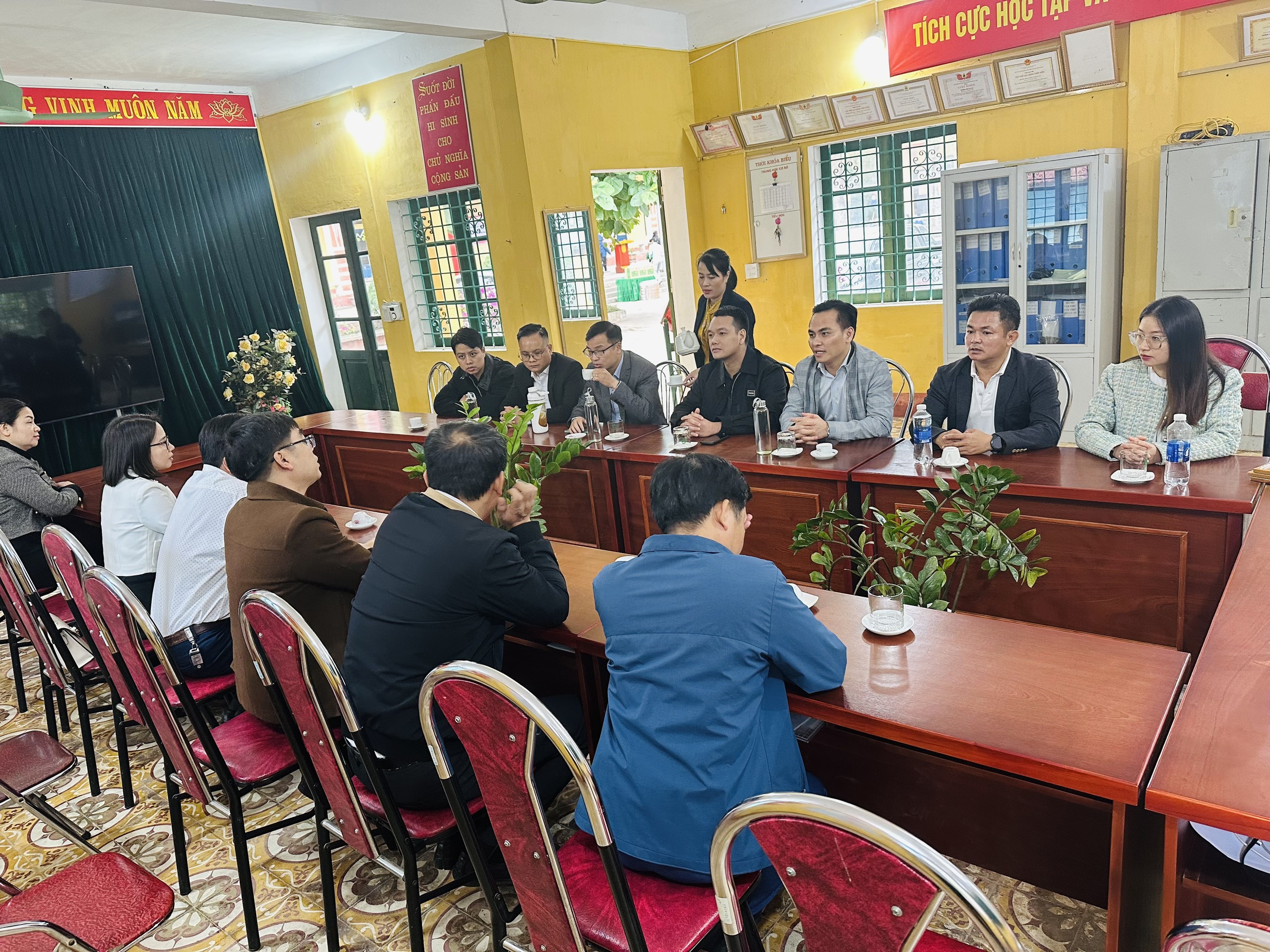 CÔNG TY TNHH TUÂN HOA VIỆT